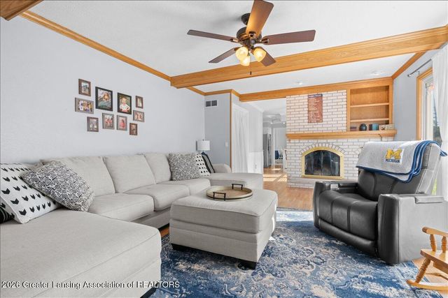 234 Chanticleer Trail, Lansing, MI 48917