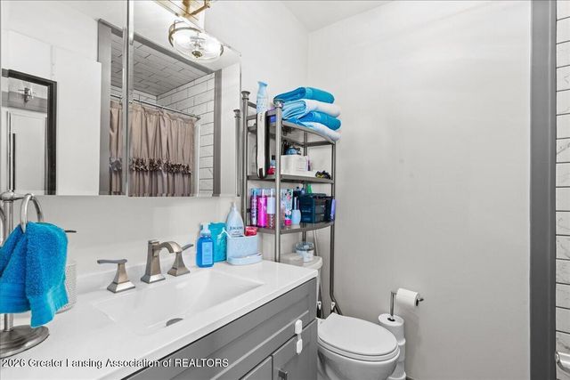 234 Chanticleer Trail, Lansing, MI 48917