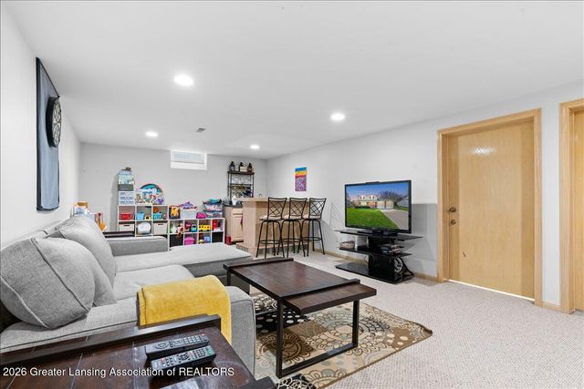 234 Chanticleer Trail, Lansing, MI 48917