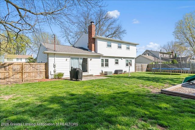 234 Chanticleer Trail, Lansing, MI 48917
