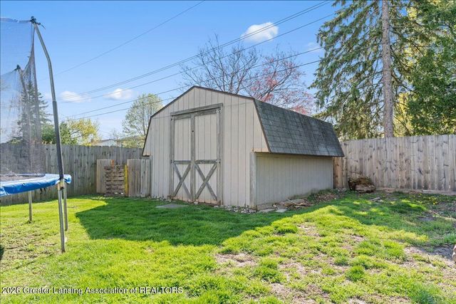 234 Chanticleer Trail, Lansing, MI 48917
