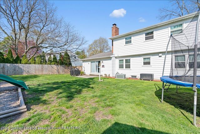 234 Chanticleer Trail, Lansing, MI 48917