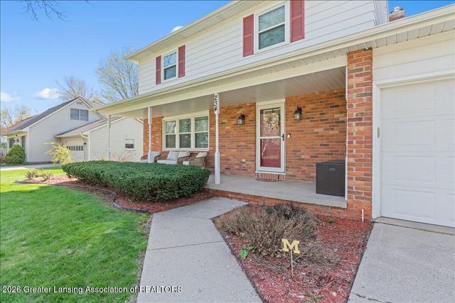 234 Chanticleer Trail, Lansing, MI 48917