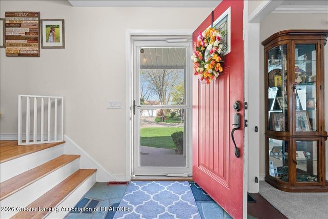 234 Chanticleer Trail, Lansing, MI 48917