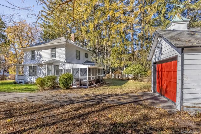 40 Lower Byrdcliffe Road, Woodstock, NY 12498