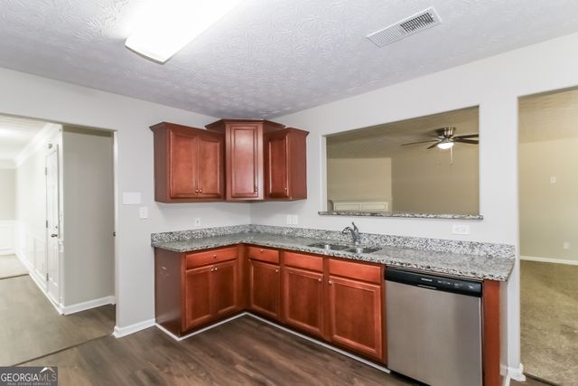 7634 Pine Gables Drive, Riverdale, GA 30296