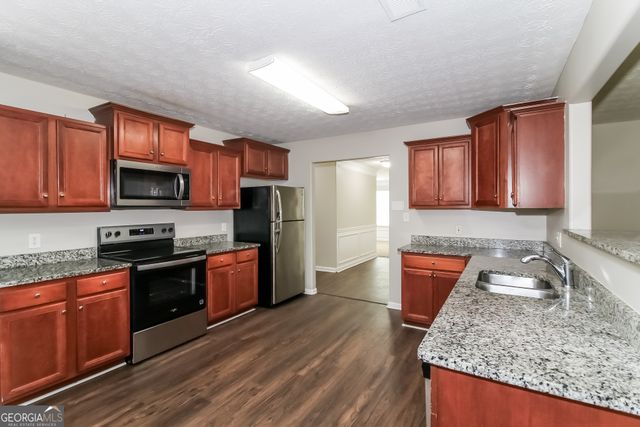 7634 Pine Gables Drive, Riverdale, GA 30296