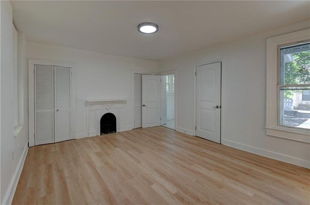 613 Chestnut Street, Leavenworth, KS 66048