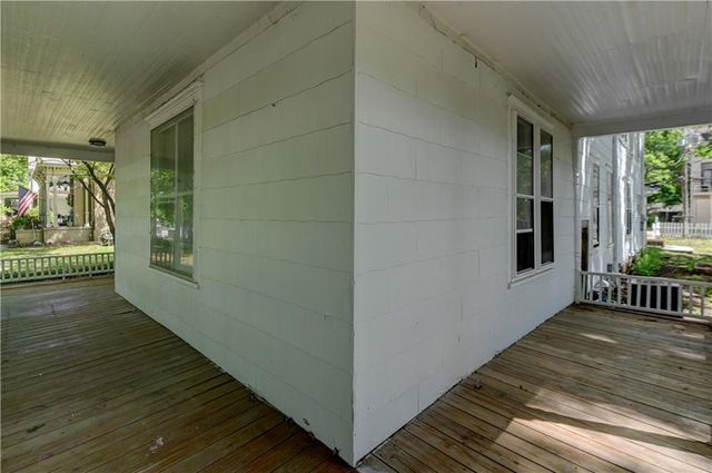 613 Chestnut Street, Leavenworth, KS 66048