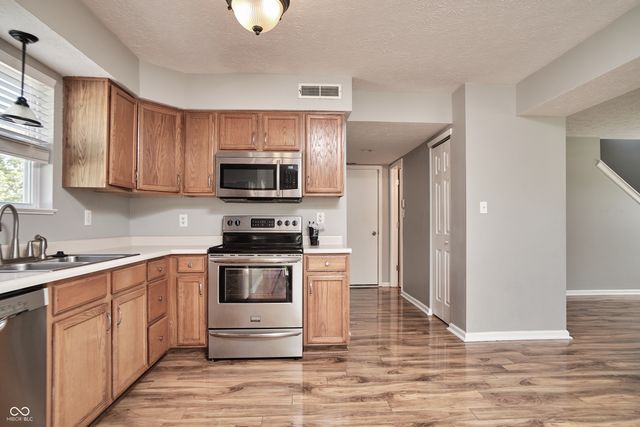 10856 Trailwood Drive, Fishers, IN 46038