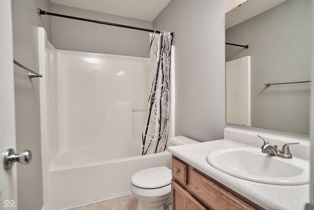10856 Trailwood Drive, Fishers, IN 46038