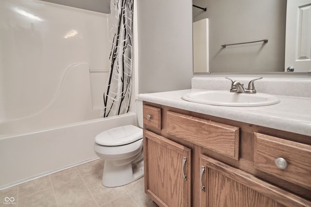 10856 Trailwood Drive, Fishers, IN 46038