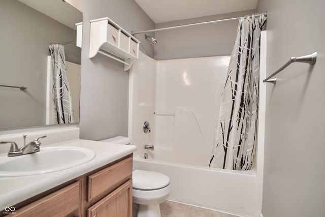 10856 Trailwood Drive, Fishers, IN 46038