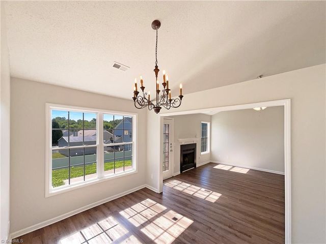 1525 Fiddlers Knoll Drive, Kernersville, NC 27284