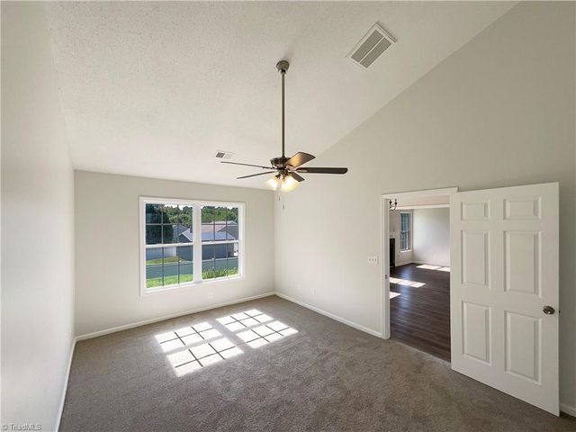 1525 Fiddlers Knoll Drive, Kernersville, NC 27284