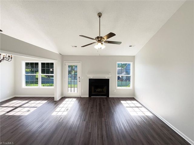1525 Fiddlers Knoll Drive, Kernersville, NC 27284