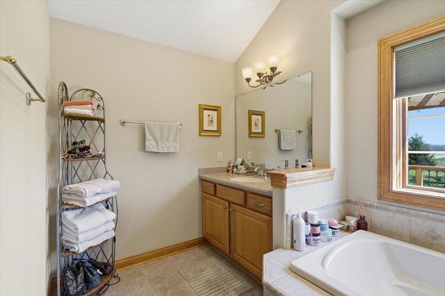 3313 47th AVENUE, Kenosha, WI 53144