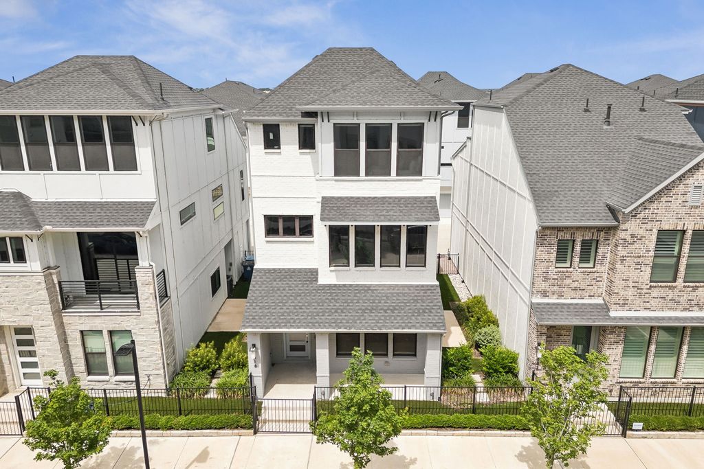 518 Winners Circle, Rowlett, TX 75088