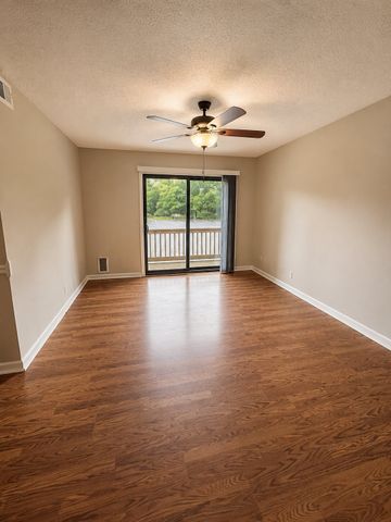 143 Brooke Castle Dr, Hermitage, TN 37076