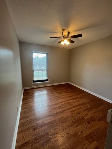 143 Brooke Castle Dr, Hermitage, TN 37076