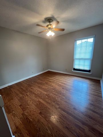 143 Brooke Castle Dr, Hermitage, TN 37076