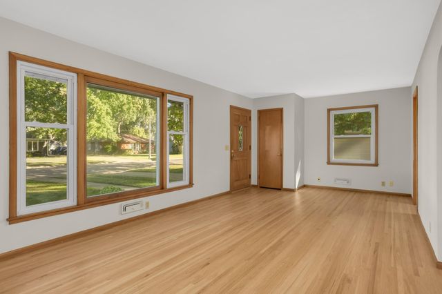 7214 Clinton Avenue, Richfield, MN 55423