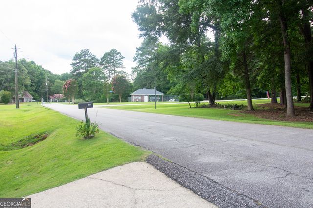 151 Greenbriar Trail, Lagrange, GA 30241