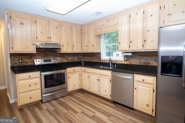 151 Greenbriar Trail, Lagrange, GA 30241