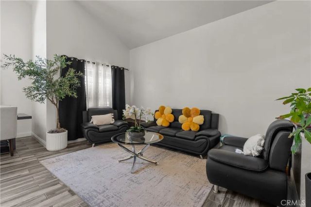 1523 E Avenue J6, Lancaster, CA 93535