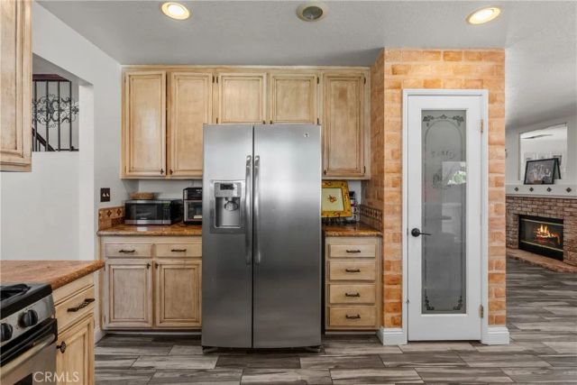 1523 E Avenue J6, Lancaster, CA 93535