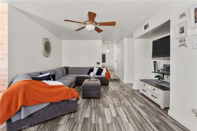 1523 E Avenue J6, Lancaster, CA 93535