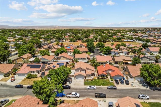 1523 E Avenue J6, Lancaster, CA 93535