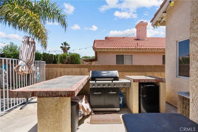 1523 E Avenue J6, Lancaster, CA 93535