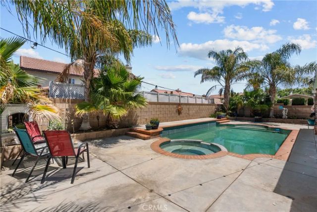 1523 E Avenue J6, Lancaster, CA 93535
