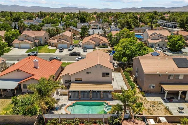 1523 E Avenue J6, Lancaster, CA 93535