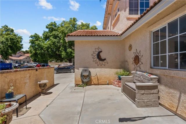 1523 E Avenue J6, Lancaster, CA 93535