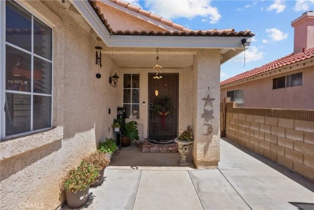 1523 E Avenue J6, Lancaster, CA 93535