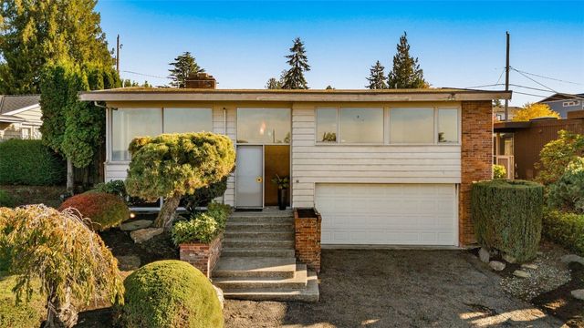 7039 S Lakeridge Drive, Seattle, WA 98178