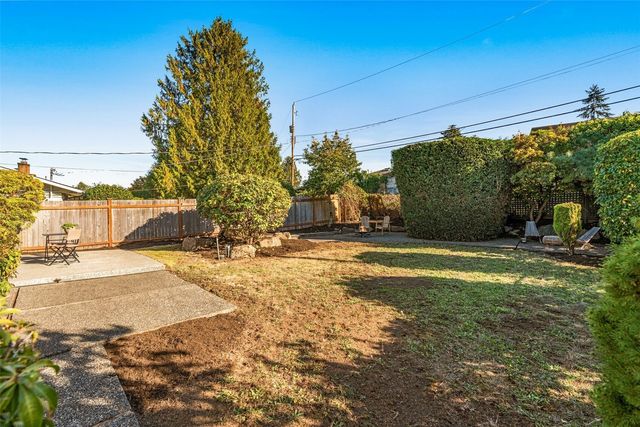 7039 S Lakeridge Drive, Seattle, WA 98178