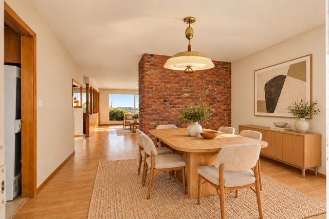 7039 S Lakeridge Drive, Seattle, WA 98178