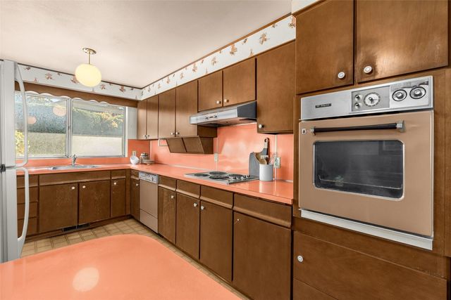 7039 S Lakeridge Drive, Seattle, WA 98178