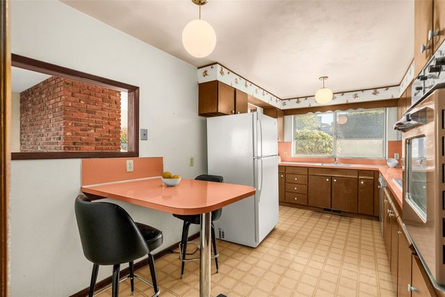 7039 S Lakeridge Drive, Seattle, WA 98178