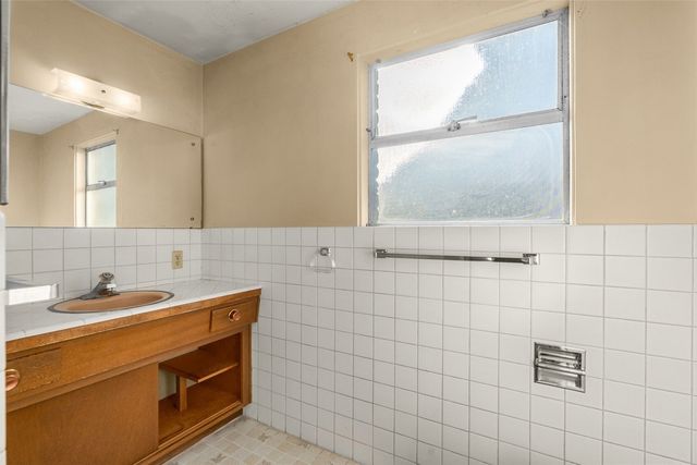 7039 S Lakeridge Drive, Seattle, WA 98178