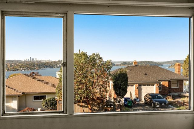 7039 S Lakeridge Drive, Seattle, WA 98178