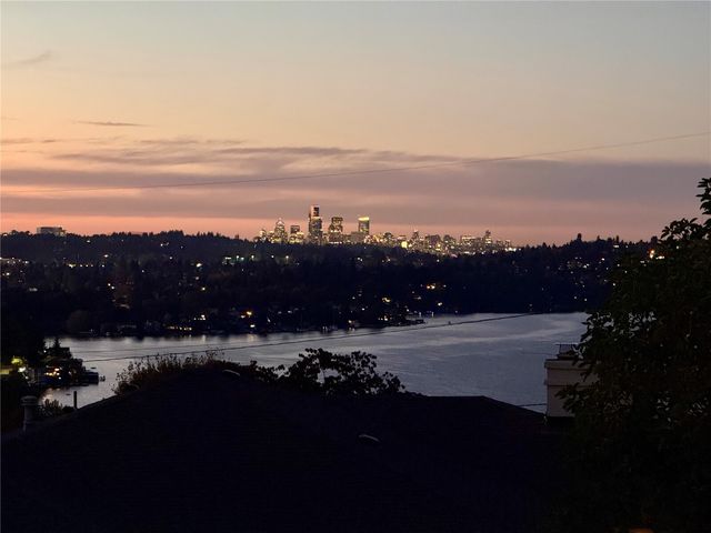7039 S Lakeridge Drive, Seattle, WA 98178