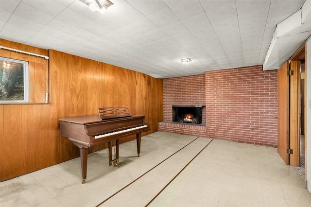 7039 S Lakeridge Drive, Seattle, WA 98178