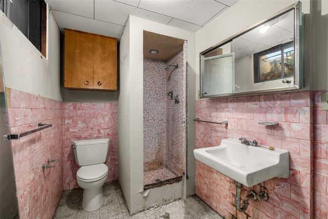 7039 S Lakeridge Drive, Seattle, WA 98178