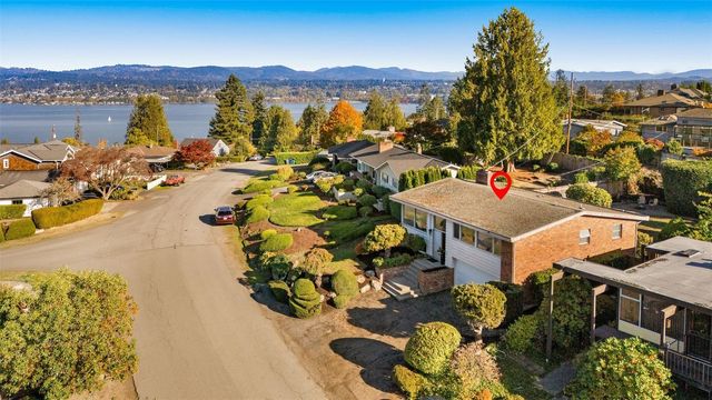 7039 S Lakeridge Drive, Seattle, WA 98178