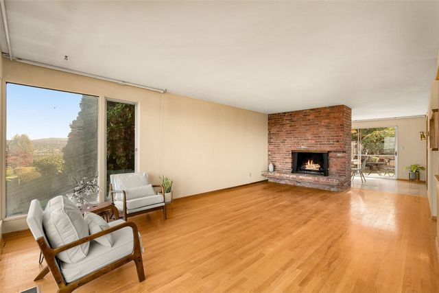 7039 S Lakeridge Drive, Seattle, WA 98178