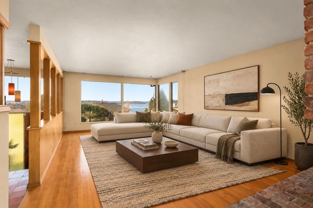 7039 S Lakeridge Drive, Seattle, WA 98178